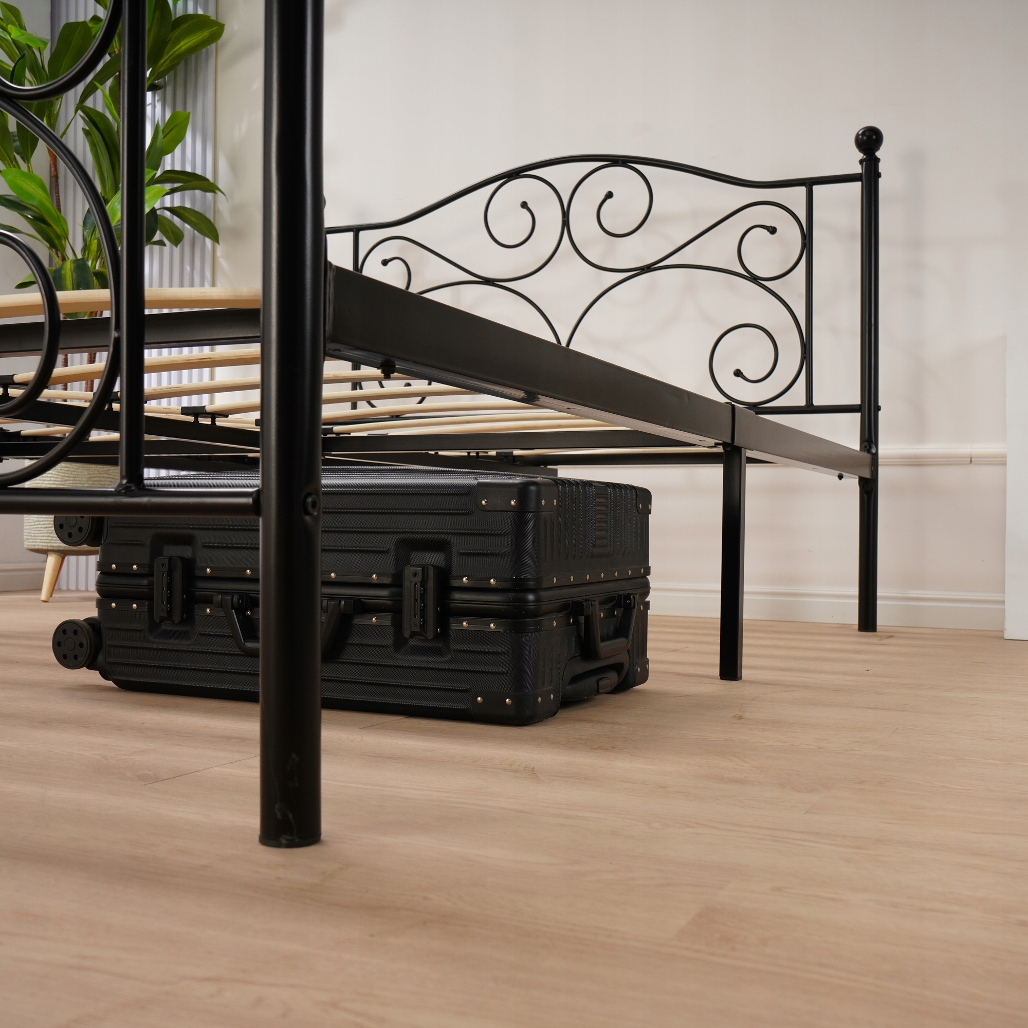 Metalen bedframe met lattenbodem- 160x200 - versierd