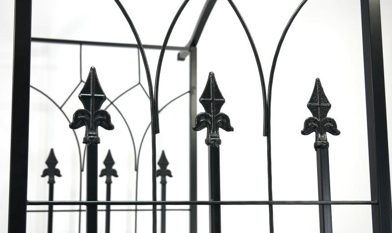 Gardenline - rozenboog metaal met hekje - 106x50x217cm - zwart