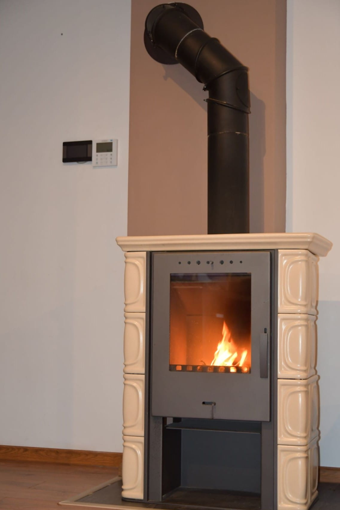 Houtkachel - staal met keramische tegels - 10kW - cappuccino