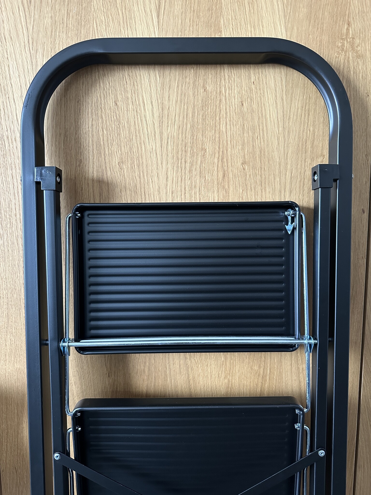 Huishoudtrap 3 treden - opvouwbaar - tot 150 kg - staal - zwart