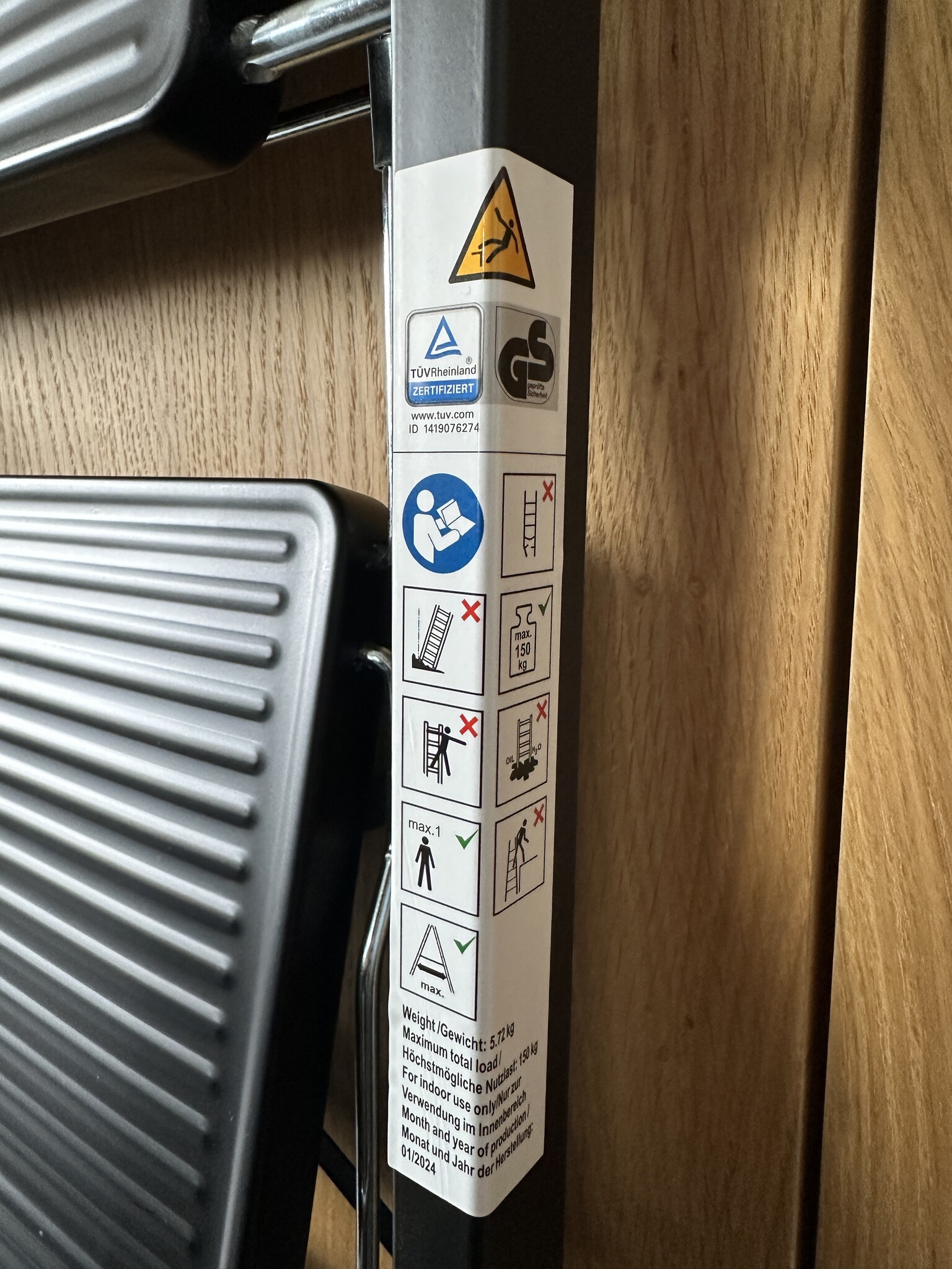 Huishoudtrap 3 treden - opvouwbaar - tot 150 kg - staal - zwart