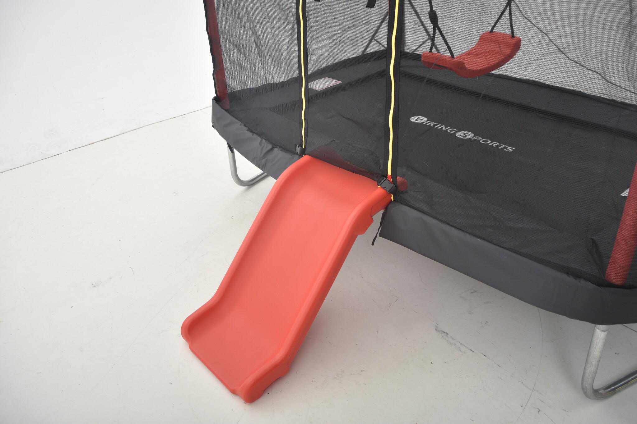 Trampoline rechthoekig 126×193 cm - glijbaan & schommel - rood