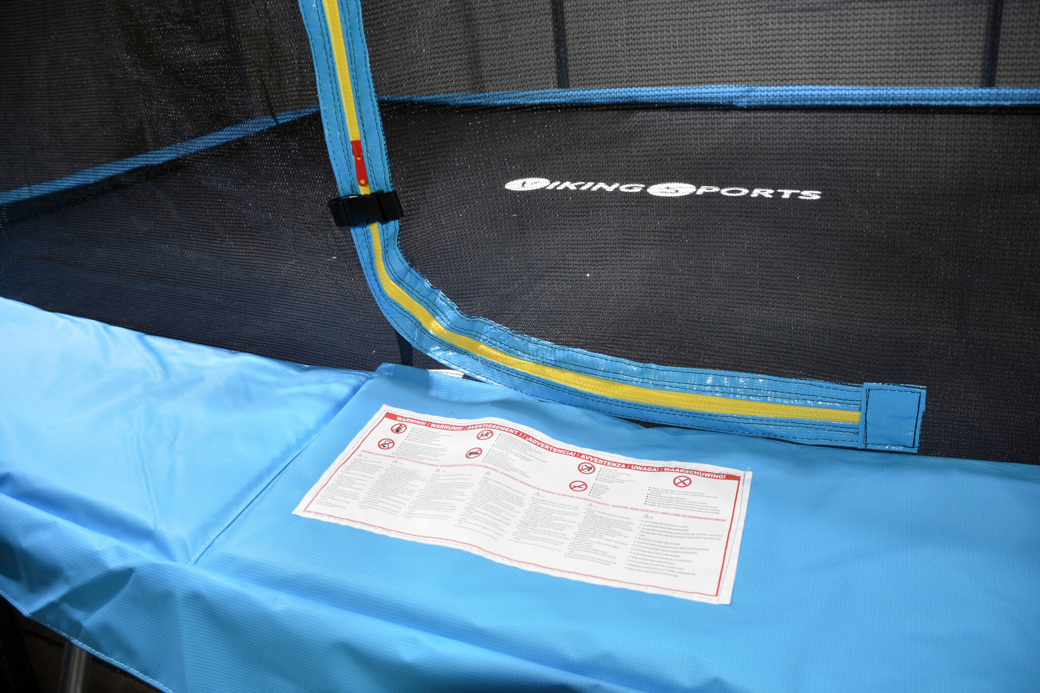 Trampoline rechthoekig - 373 x 253 cm - met net - lichtblauw