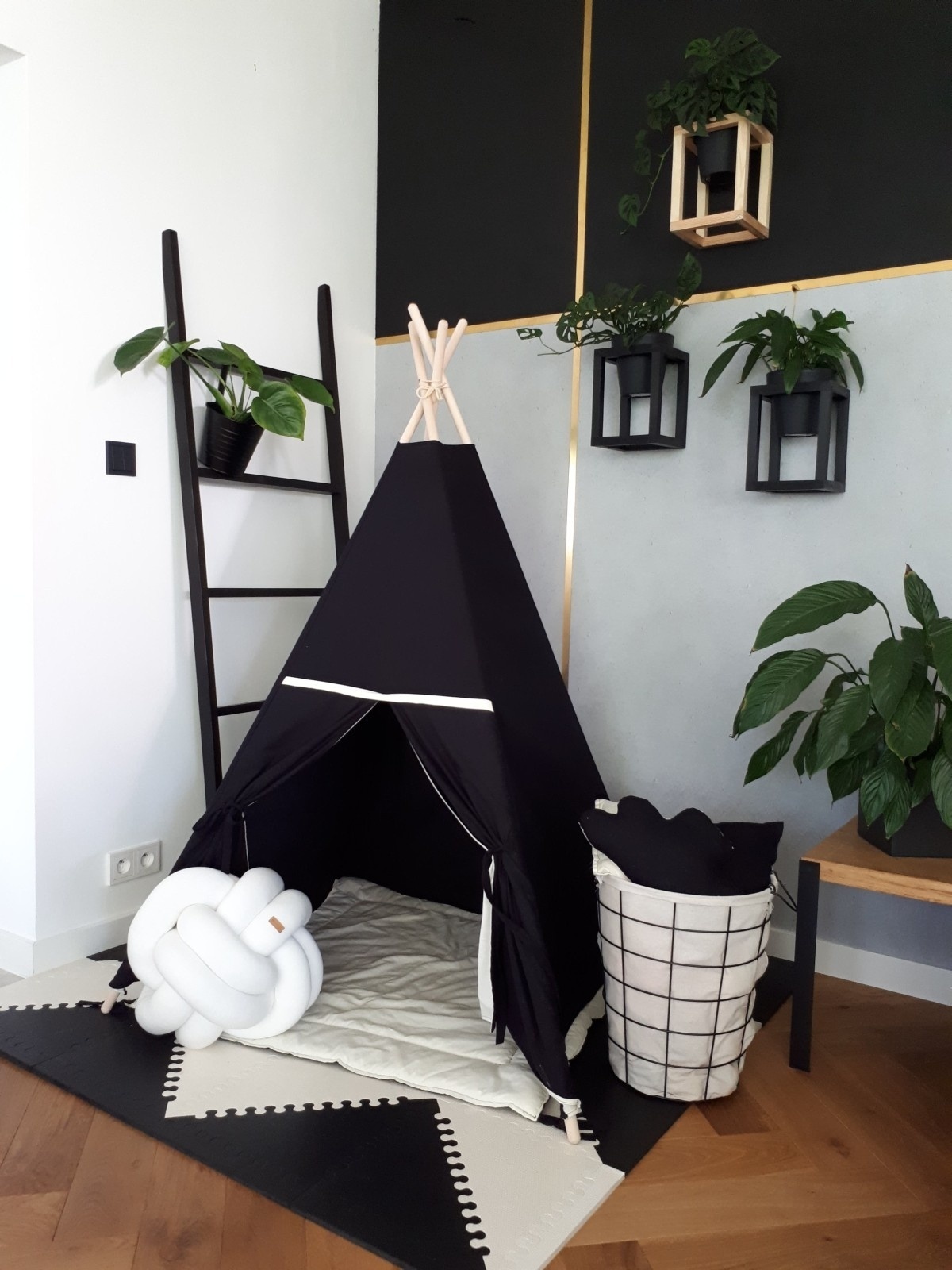 Decoratie kussen knoop 35x35cm crème katoen handgemaakt