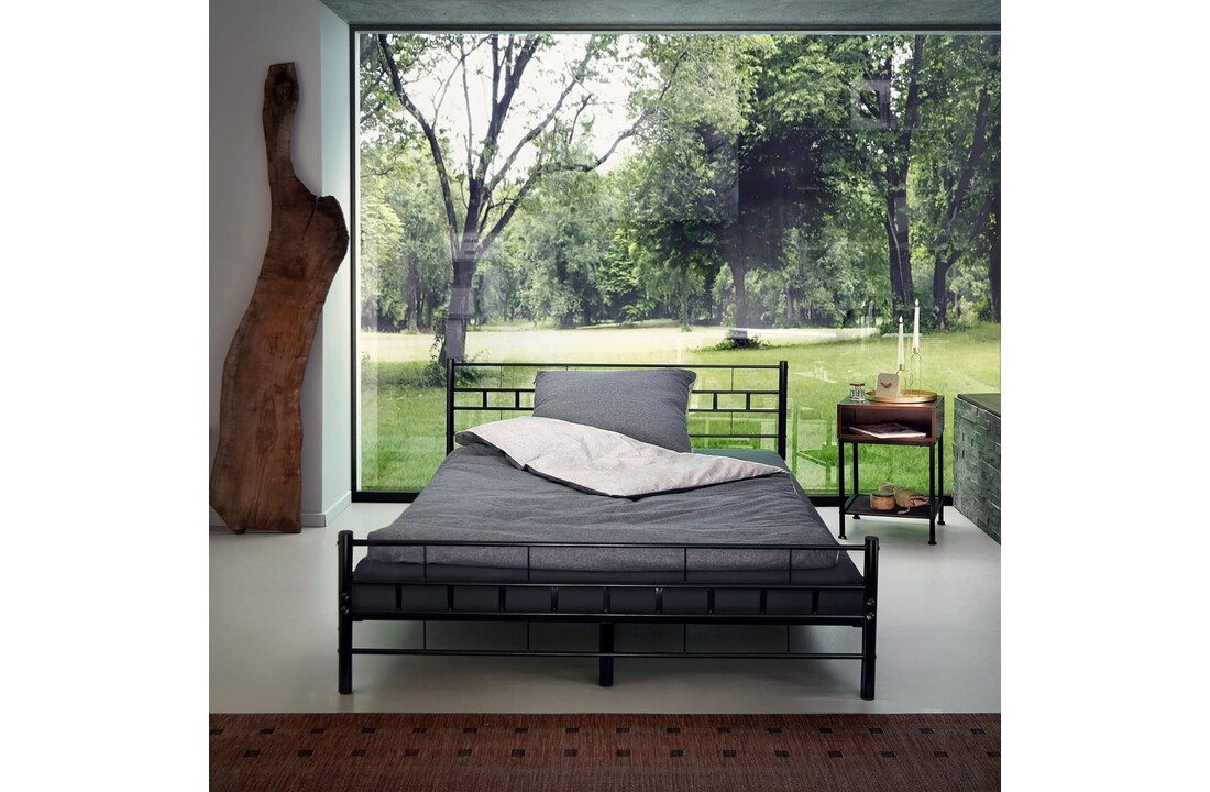 Modern bedframe 180x200 zwart metaal met lattenbodem