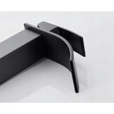 Zwarte wastafelkraan vierkant | Mat Zwart Messing | 18cm Hoog