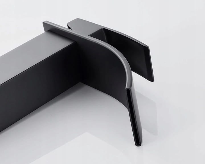 Waterval kraan badkamer mat zwart | Messing | 18 cm hoog