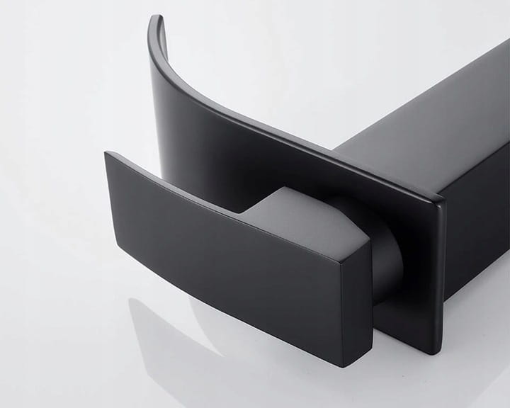 Waterval kraan badkamer mat zwart | Messing | 18 cm hoog