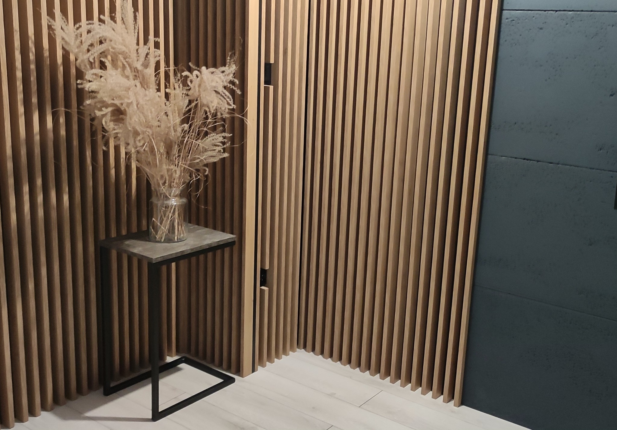 Koffietafel C-vormig | 40x30x62cm | MDF/Metaal | Donkergrijs