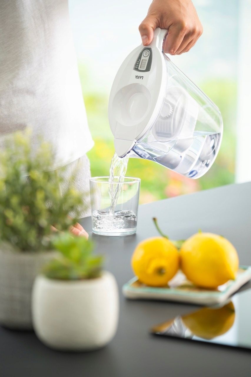 LAICA Stream Line Waterfilterkan - Past perfect in de koelkastdeur