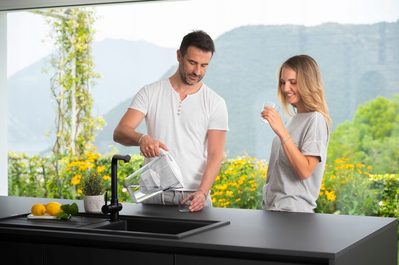 LAICA Stream Line J31-AF Filterkan - Past perfect in de koelkastdeur