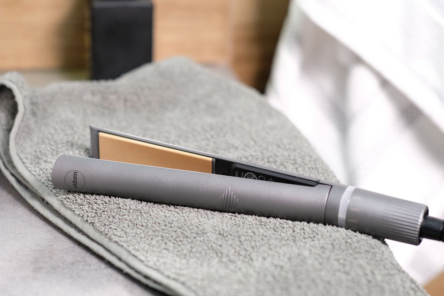 ELDOM RW35 Keramische Stijltang - Ook voor licht vochtig haar