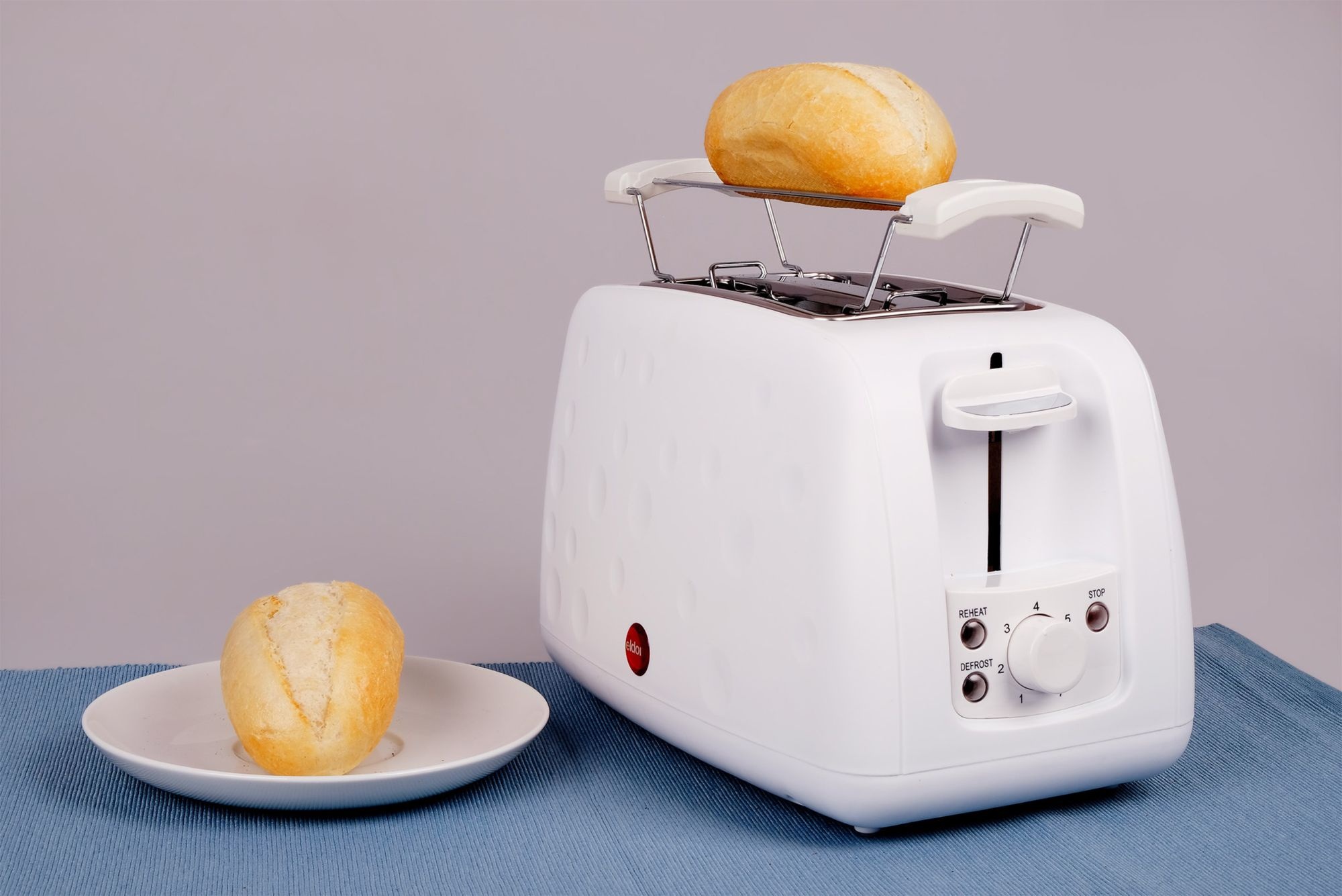 Eldom Broodrooster TO245 DOTTY - Voor perfect gelijkmatige toast