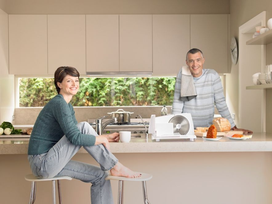 ELDOM elektrische snijmachine KR100 - compact en instelbaar tot 15 mm