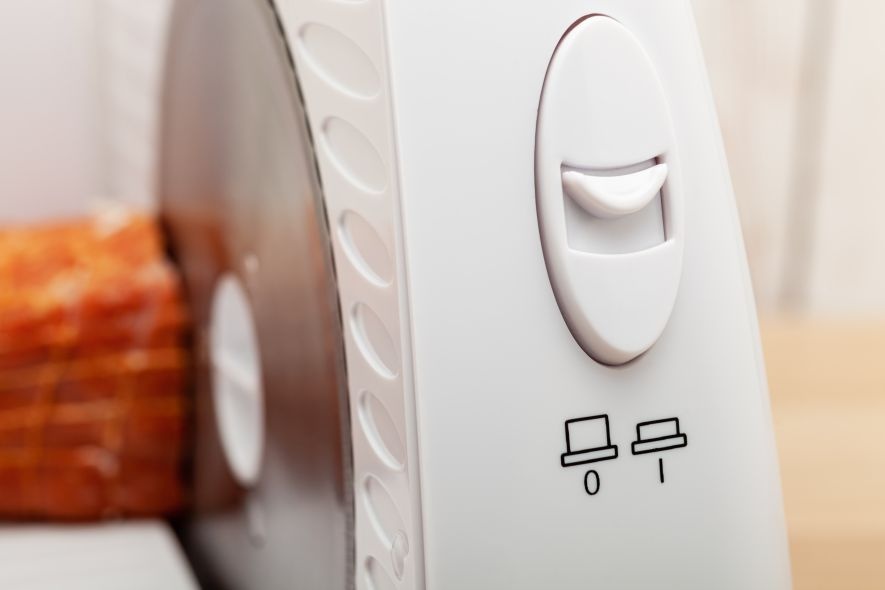 ELDOM elektrische snijmachine KR100 - compact en instelbaar tot 15 mm