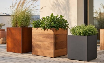 Plantenbak buiten: staal, hout of kunststof