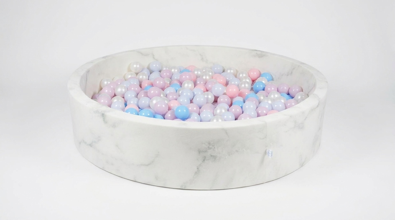 Ballenbak marmer met 600 lichtroze, parelmoer, lichtblauwe ballen - 130 x 30 cm - ron