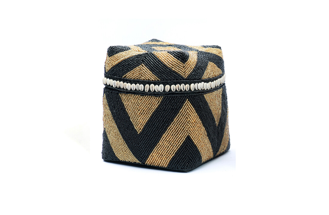 The Beaded Basket Cowrie Diamond High - Black Gold - L