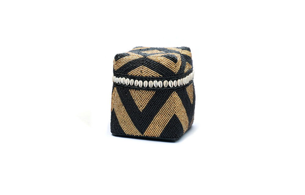 The Beaded Basket Cowrie Diamond High - Black Gold - M