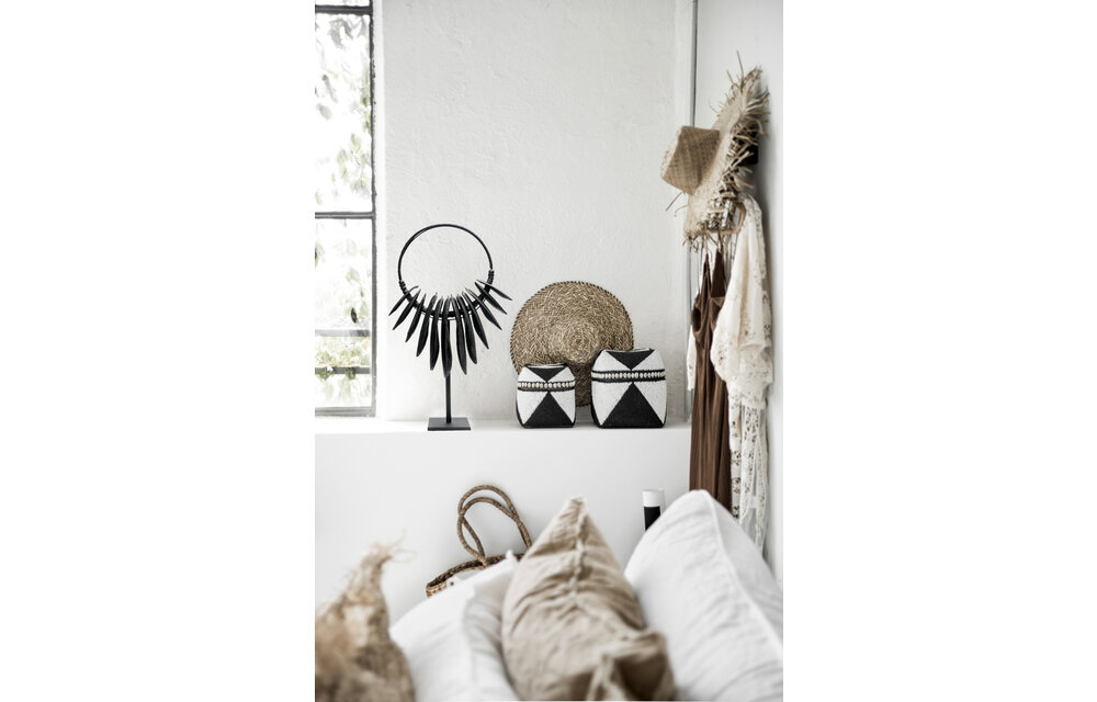 The Beaded Basket Cowrie Diamond High - Black White - M