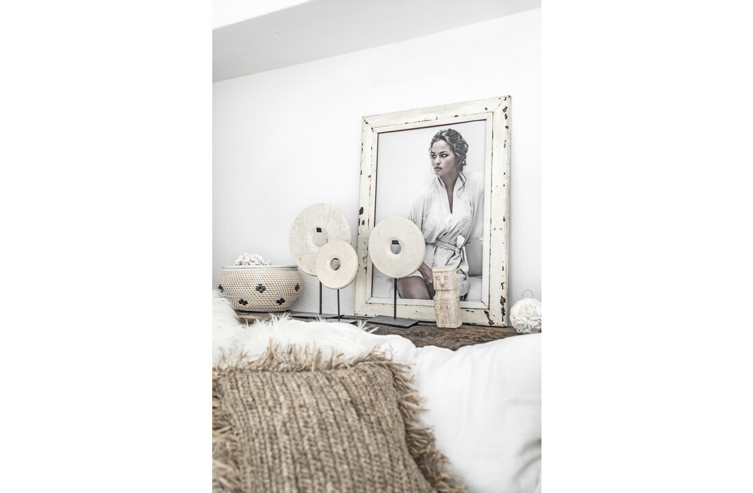 The Marble Disc on Stand - White - M