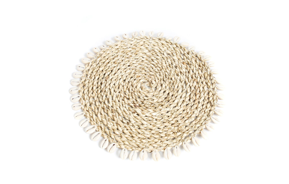 The Seagrass Shell Pan Coaster - Natural
