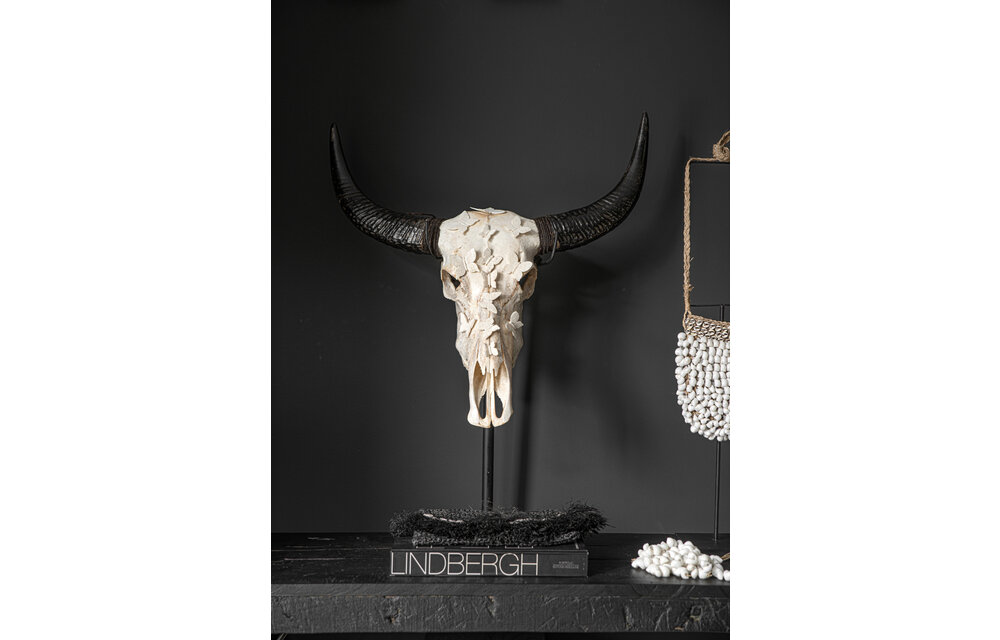 The Shell Purse on Stand