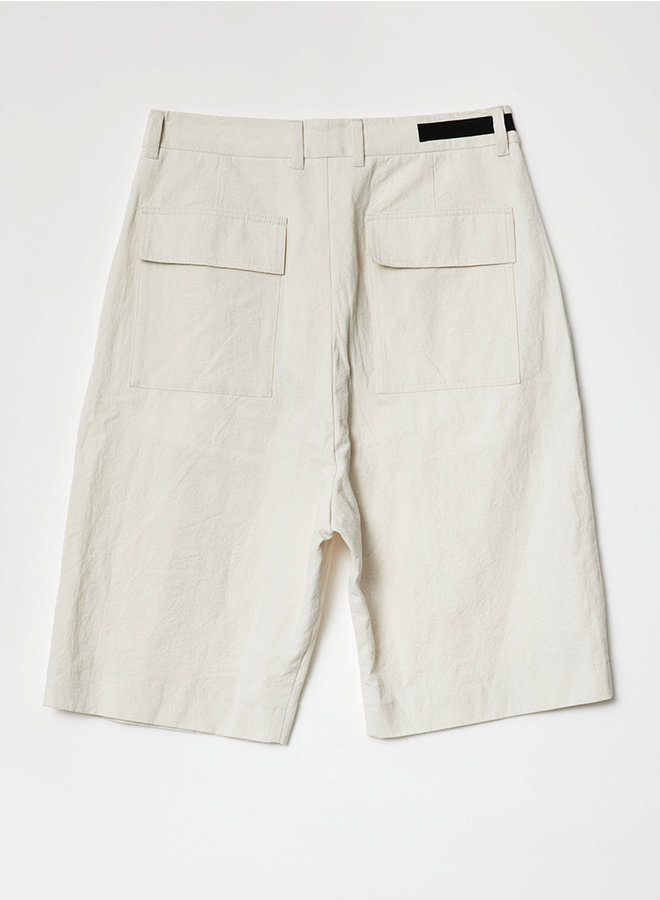 Garbo short off white