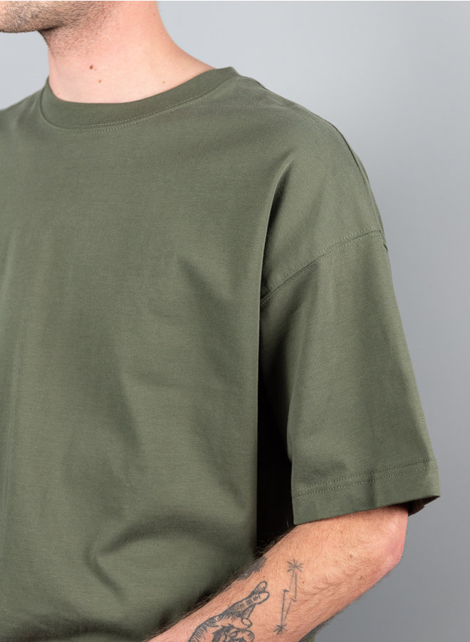 Contrast tee olive
