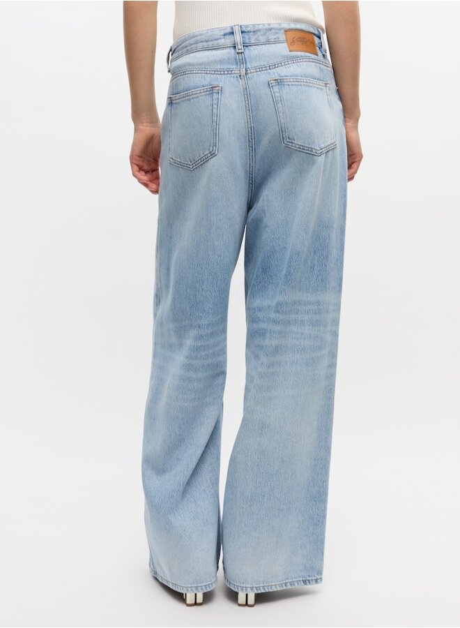 Soft rigid denim
