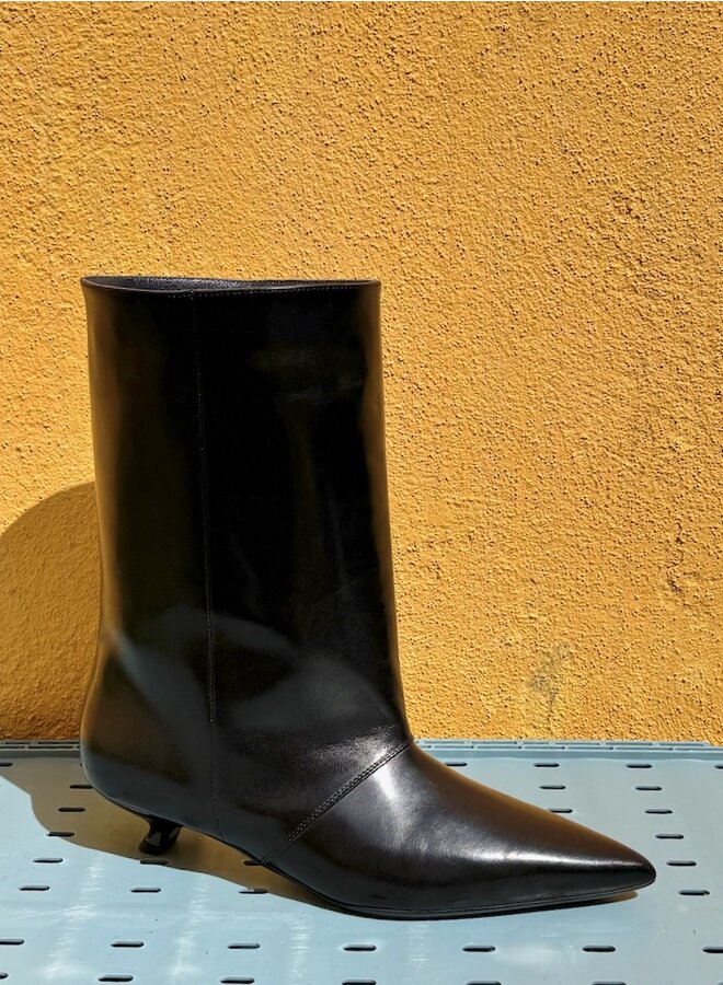 Bis unforget boots black