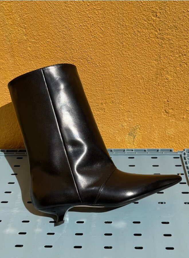 Bis unforget boots black