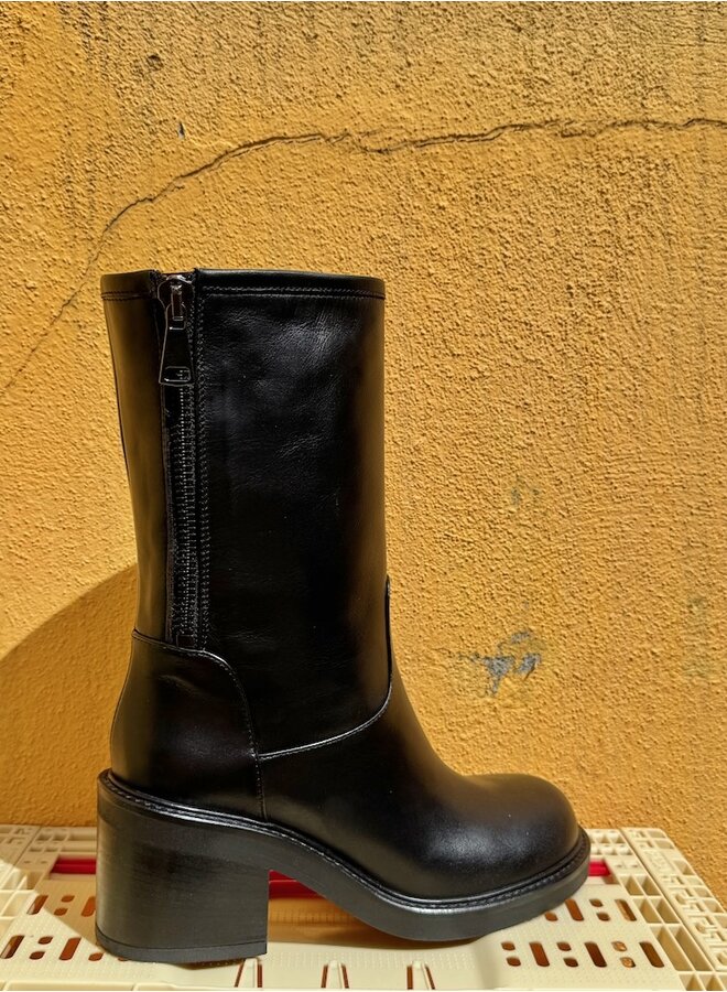 Forever boots black