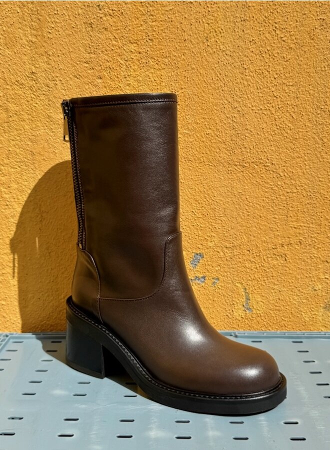 Forever boots brown