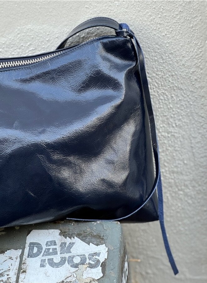 Zip pocket night