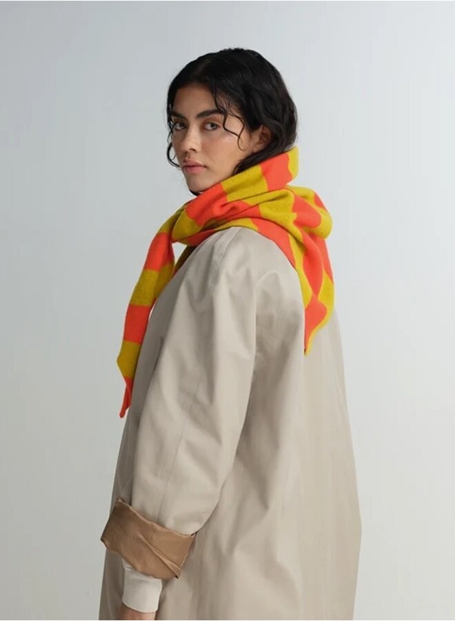 Large triangle scarf black&cumin