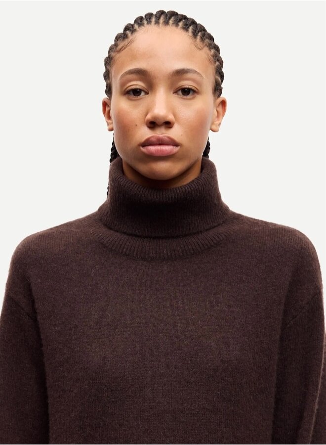 Samartina turtle coffee sweater