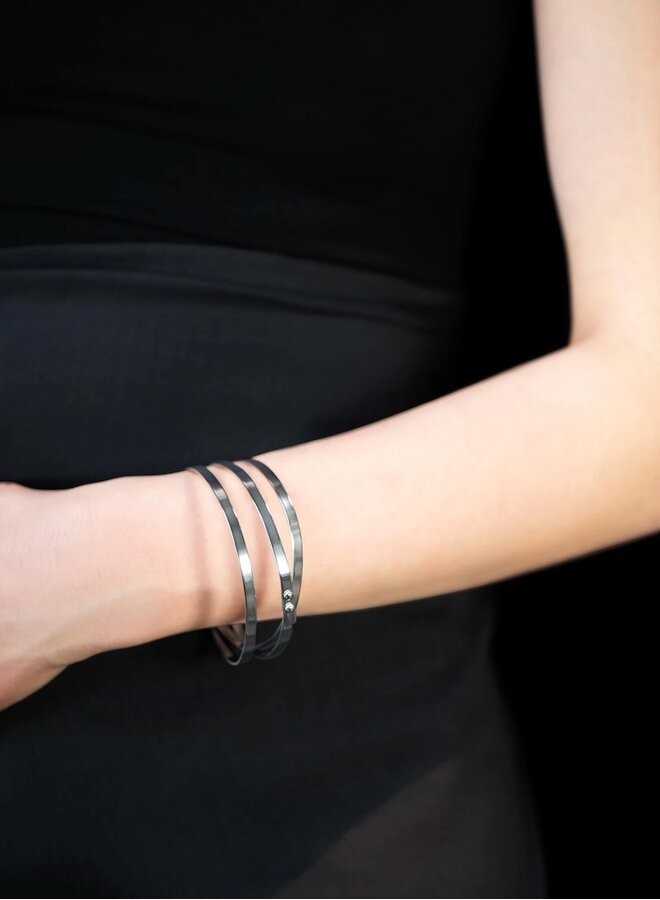 Cray coil small bracelet