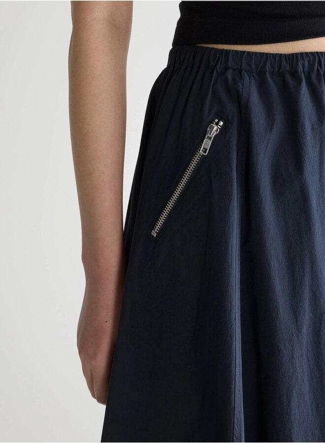 Harlin skirt captain