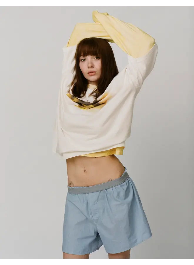 Bumble bee wit t-shirt