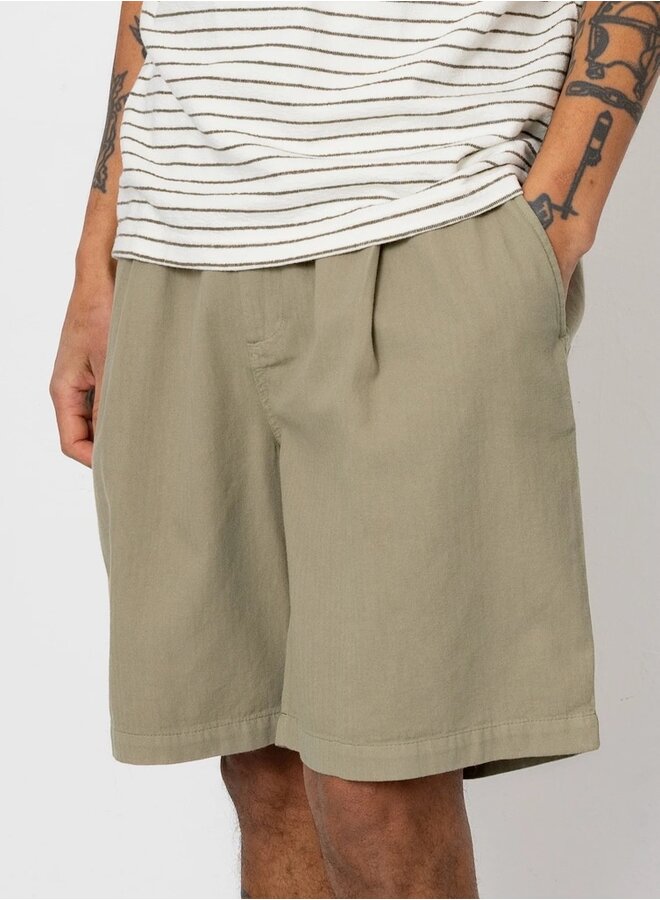 Wide short sage