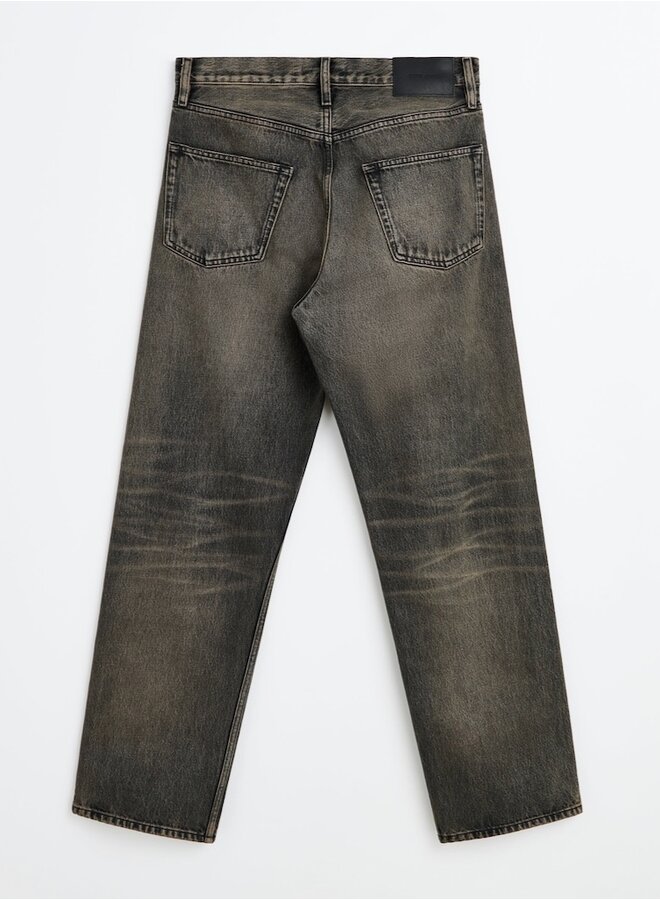 Loose jeans dirty