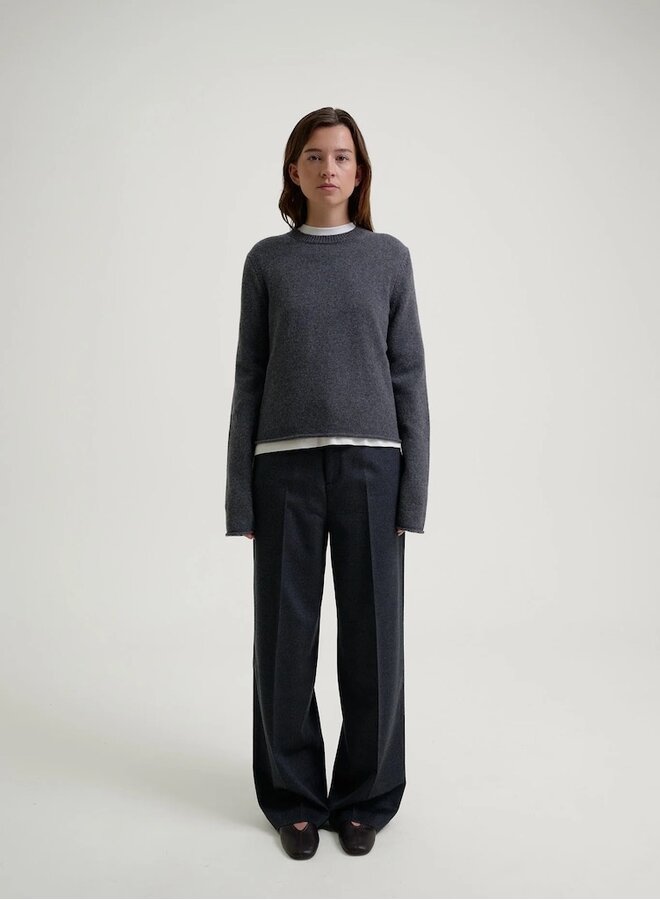 Wool cropped sweat antra or sand