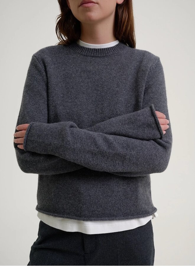 Wool cropped sweat antra or sand