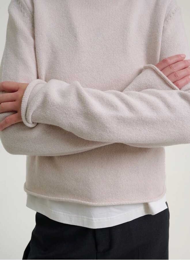 Wool cropped sweat antra or sand