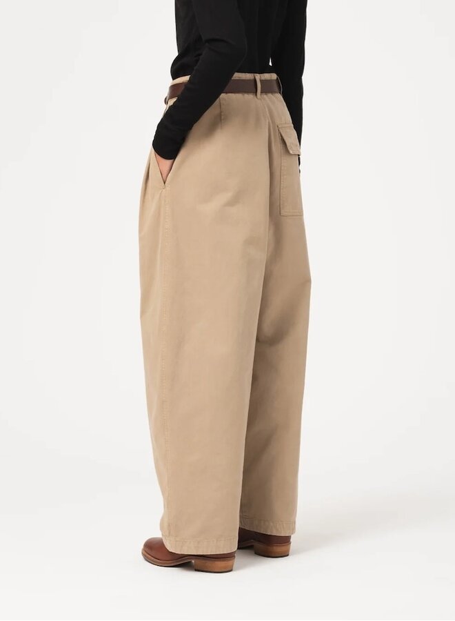 Ambassador pant khaki