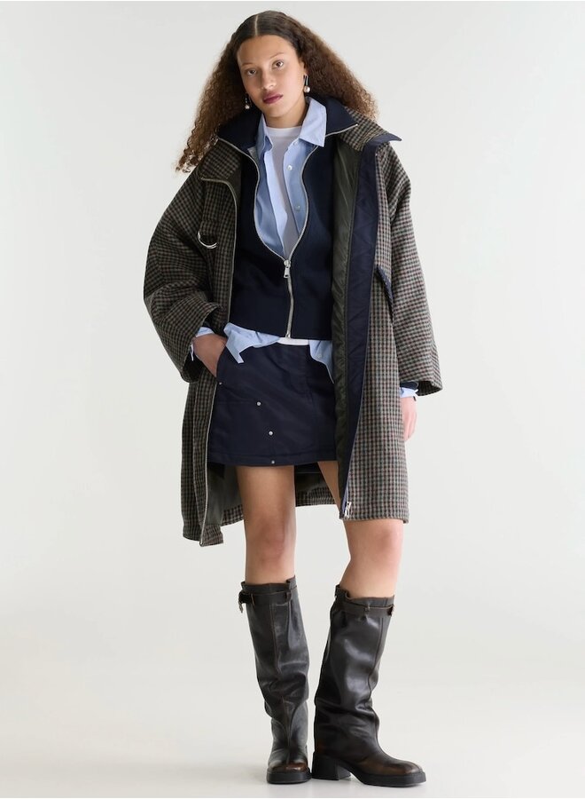 Juny Coat check