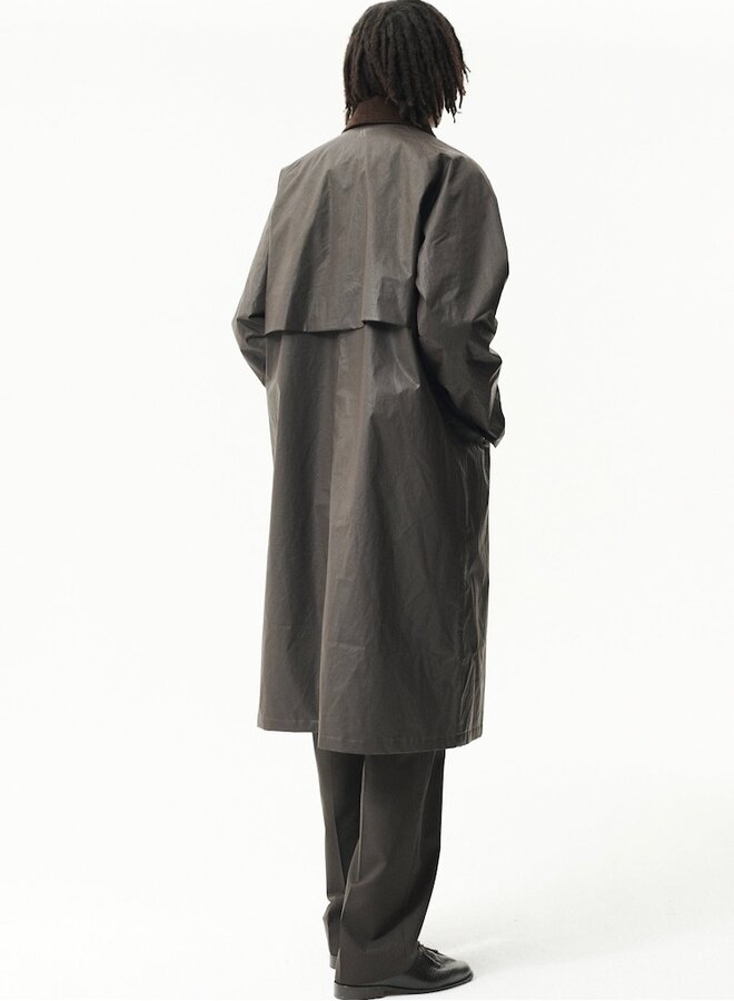 Long coach waxed dark brown