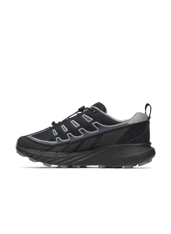 Peak trek black