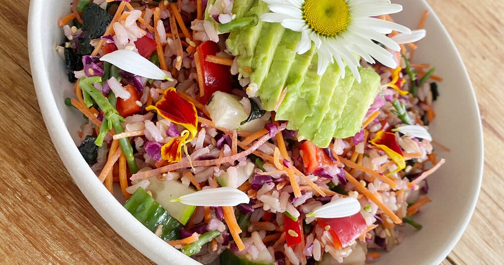 Sushi salad with shiso dressing